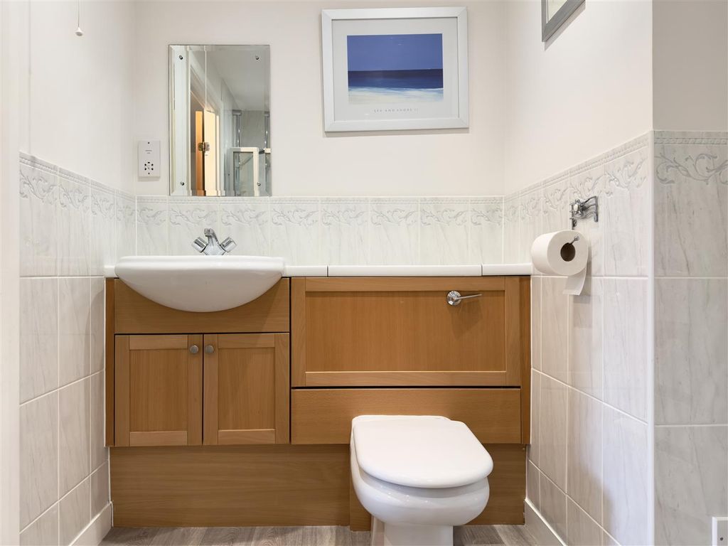 Additional image 14 of 2 bed flat to rentPierhead View, Penarth Marina CF64