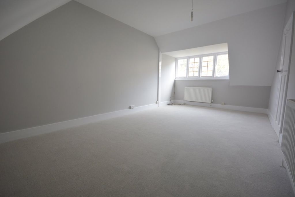 Property photo 3 of 9 Gallery
