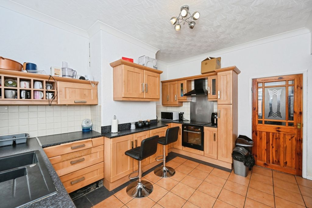 Property photo 3 of 15 Photo