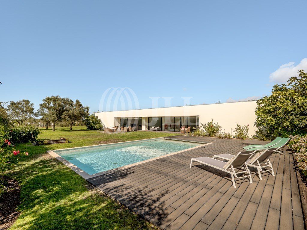 Property photo 1 of 32 4-Bedroom Villa With Parking, At Bom Sucesso, Óbidos