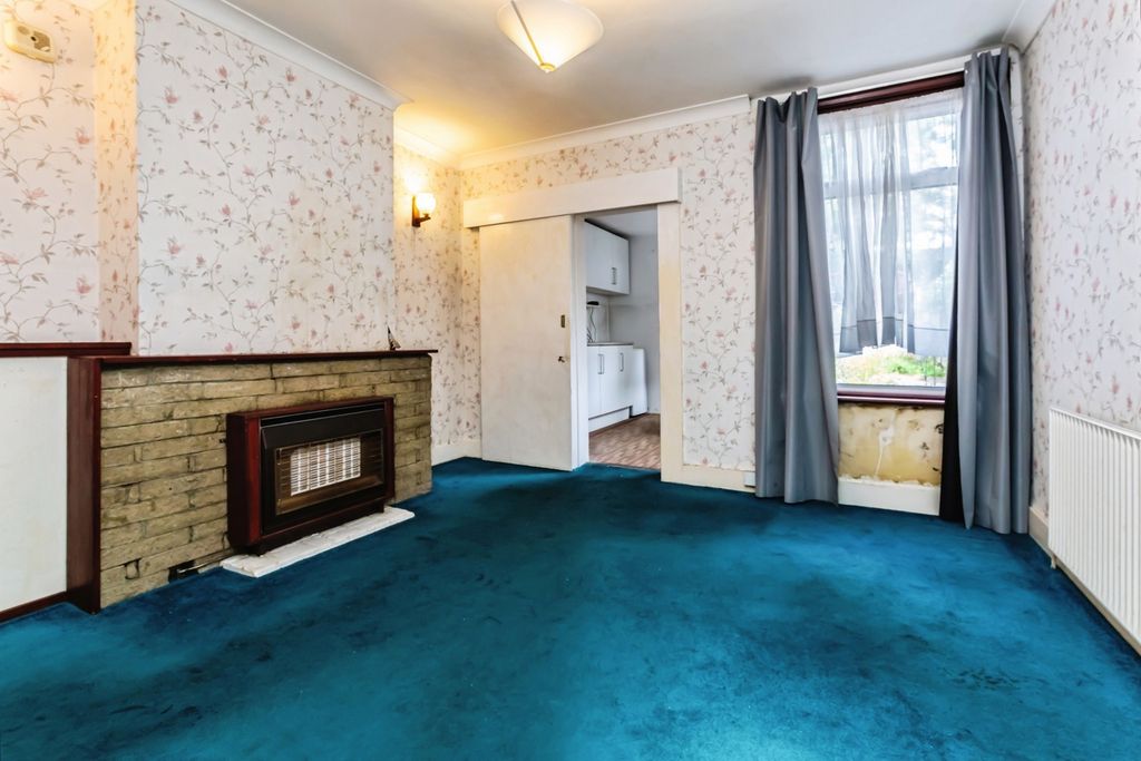 Property photo 2 of 17 Photo