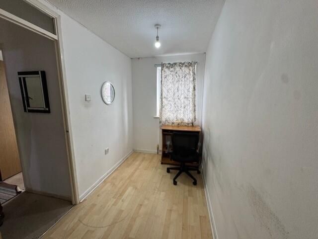 Property photo 3 of 10 Bedroom