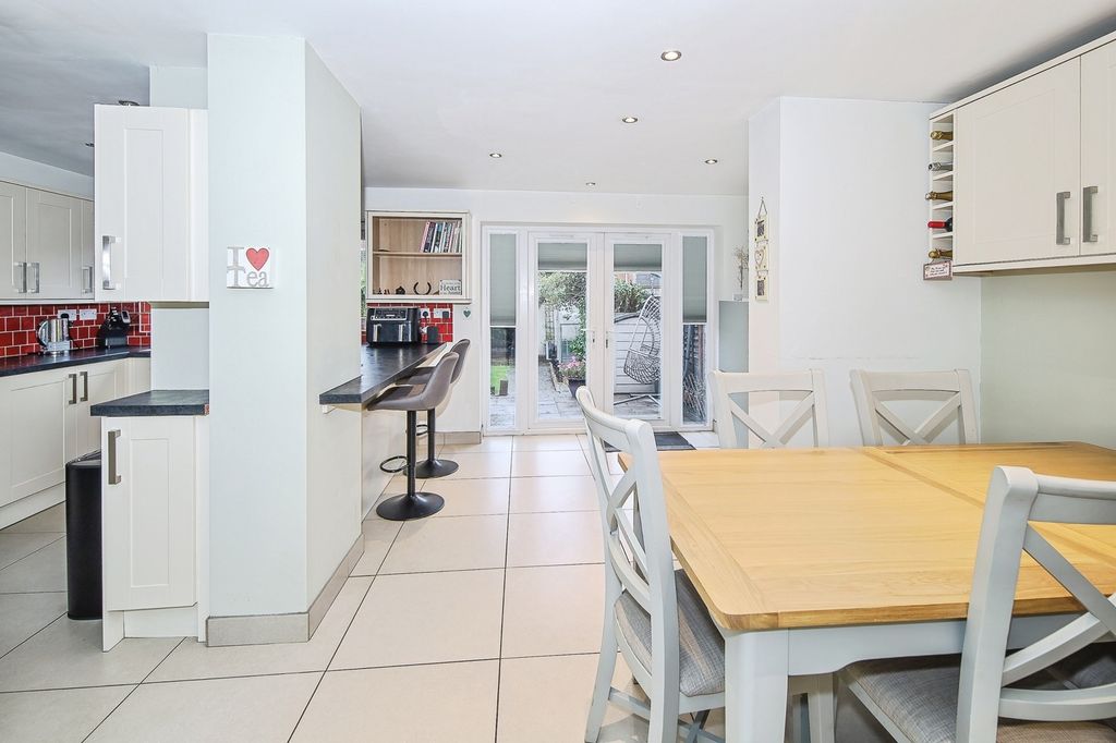 Property photo 3 of 18 Pbox-Img.Jpg