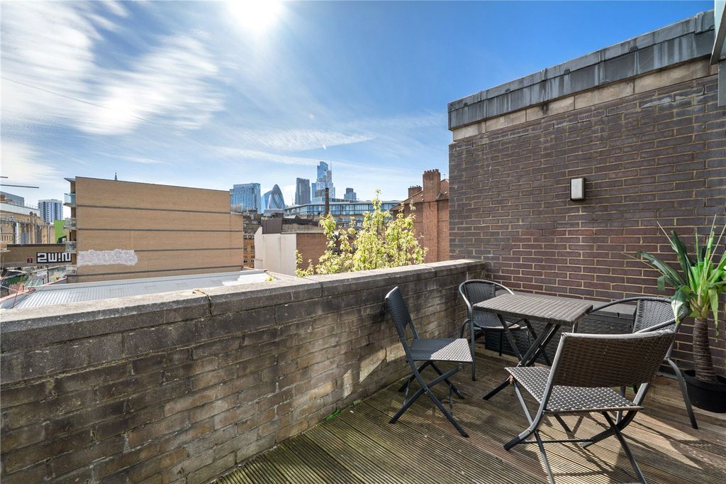 Property photo 3 of 12 Picture No. 05