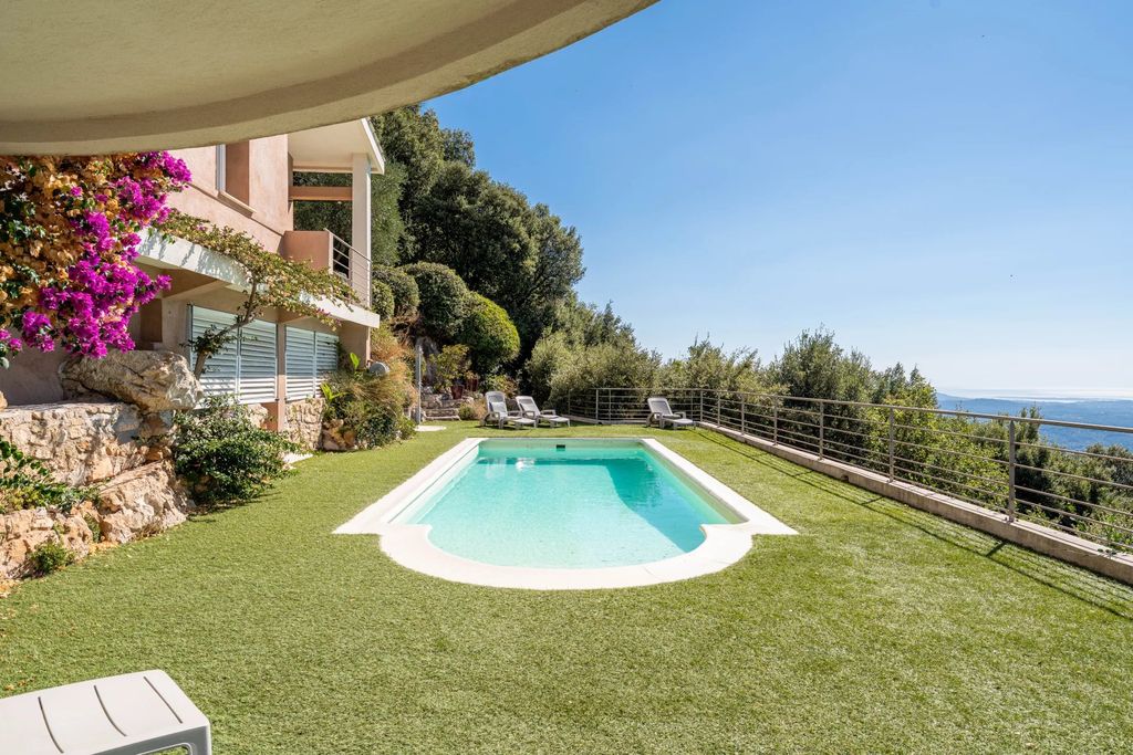 Property photo 3 of 22