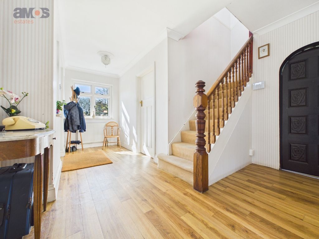 Property photo 3 of 29 4896276