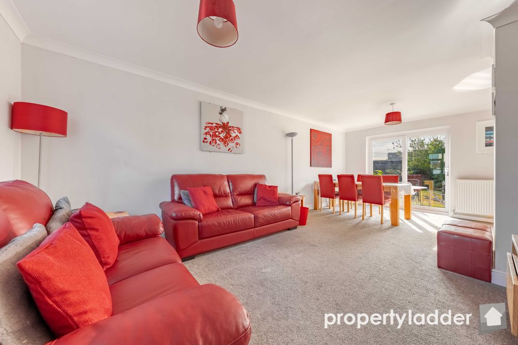 Property photo 2 of 16 Pl