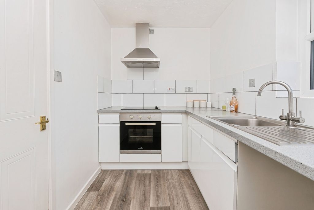 Property photo 2 of 19 Pbox-Img.Jpg