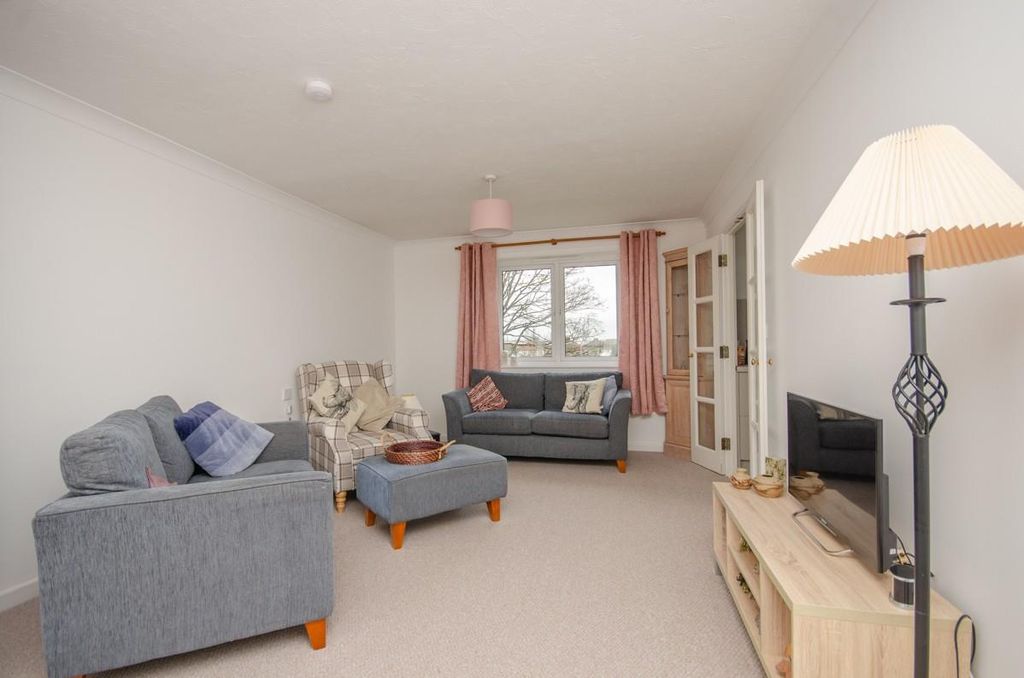 Property photo 2 of 14 Lounge.Jpg