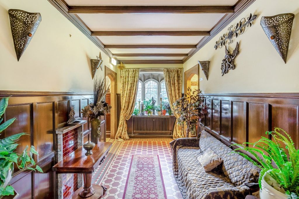 Property photo 3 of 46 Touchwood House