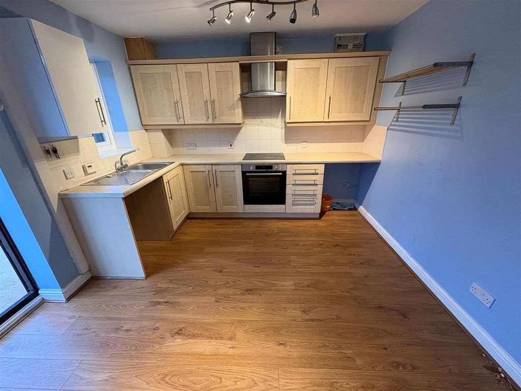 Property photo 3 of 17