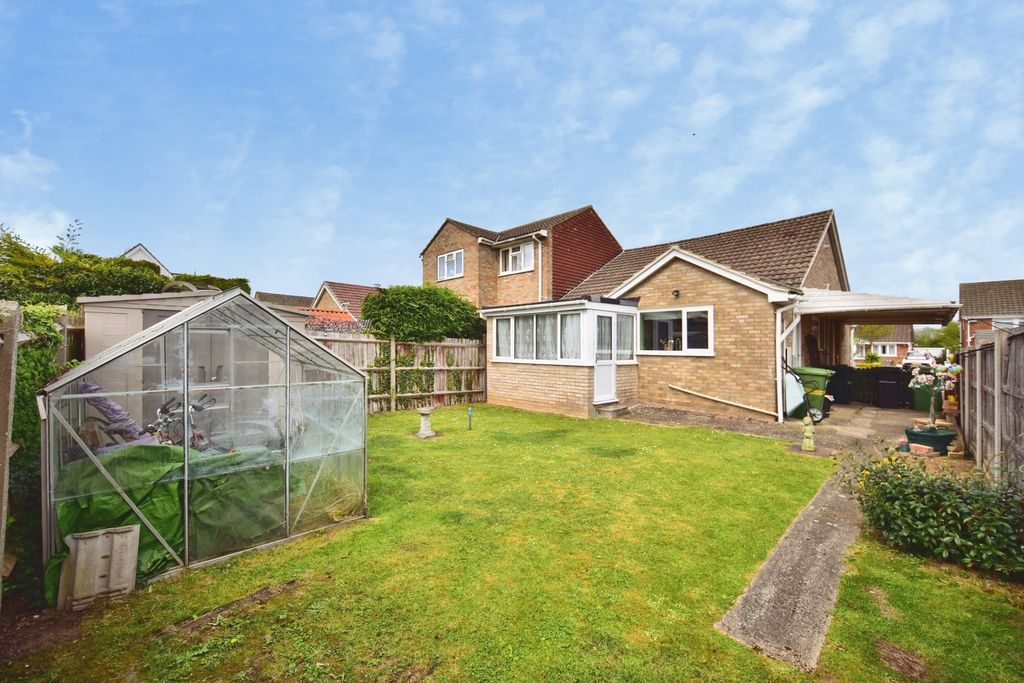 Property photo 3 of 13 Garden