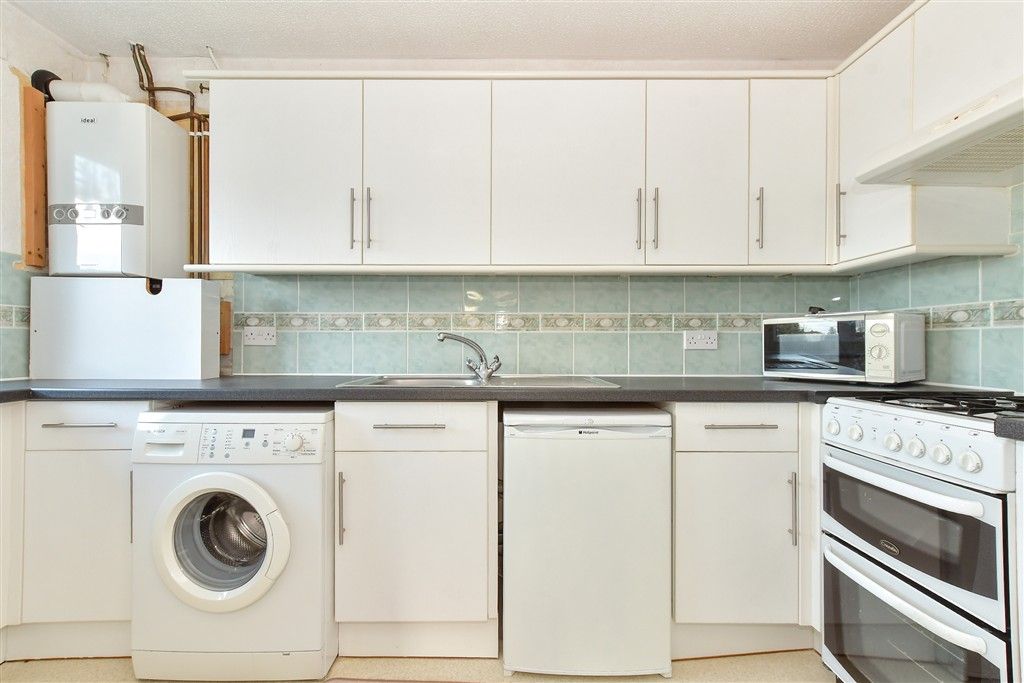 Property photo 2 of 11 Kitchen