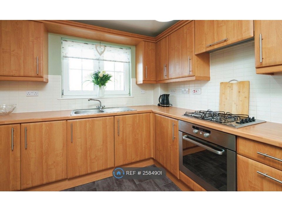 Property photo 3 of 11 Kitchen