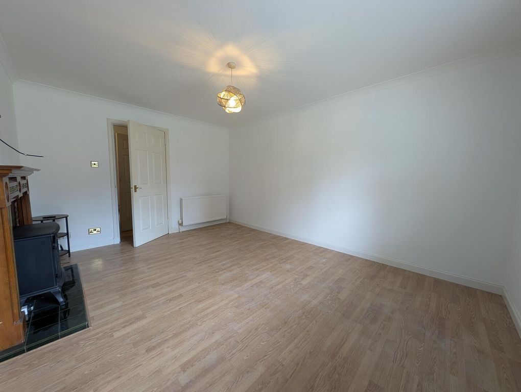 Property photo 2 of 7 Living Room