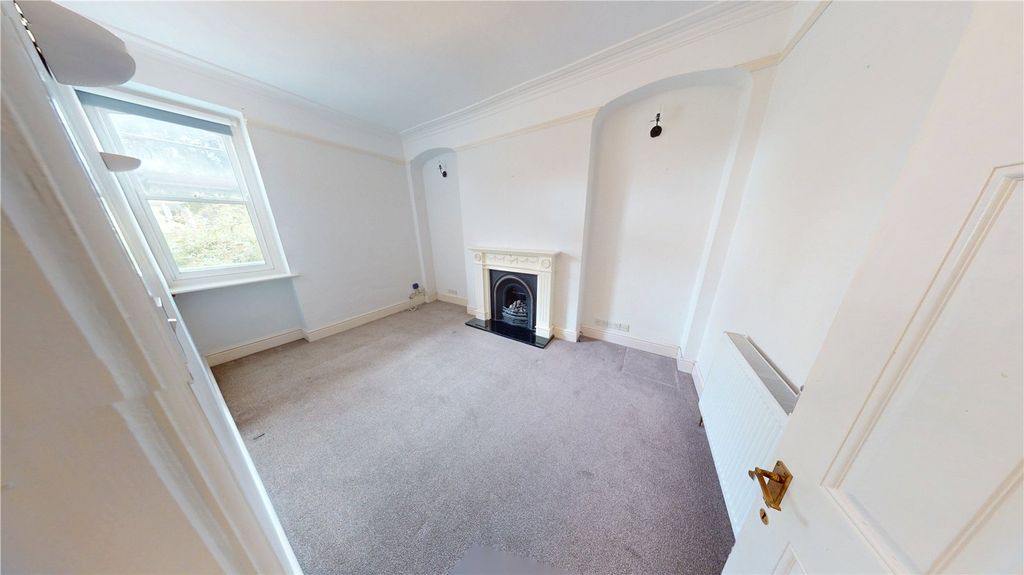 Property photo 3 of 6 Picture No. 01