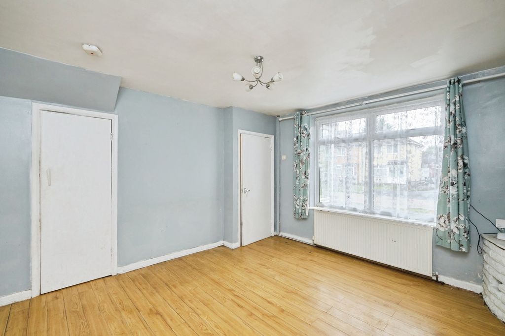 Property photo 3 of 17 Photo