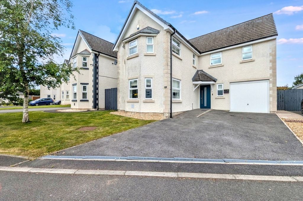 Property photo 1 of 21