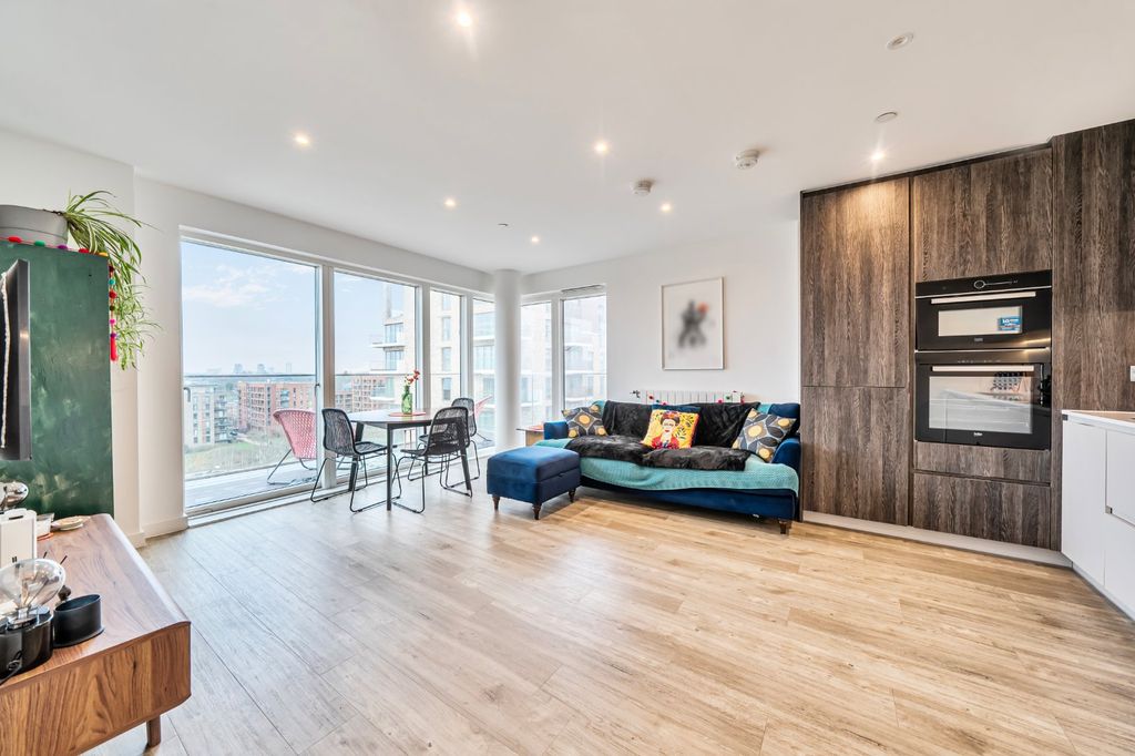 Property photo 2 of 16 Reception/Dining