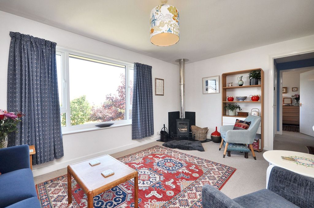 Property photo 3 of 32