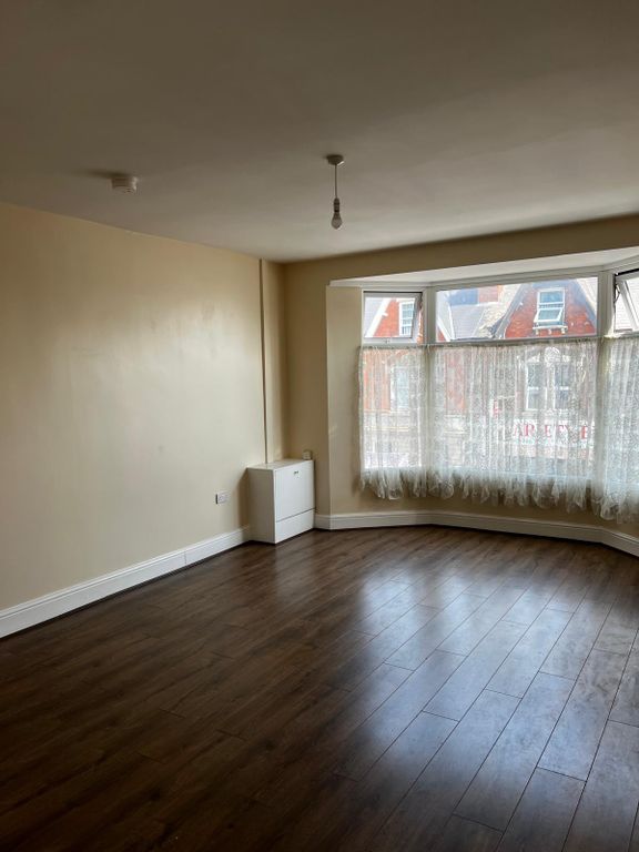 Property photo 1 of 4 1 Bedroom Flat.