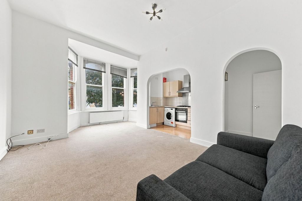 Property photo 1 of 10 Photo 12