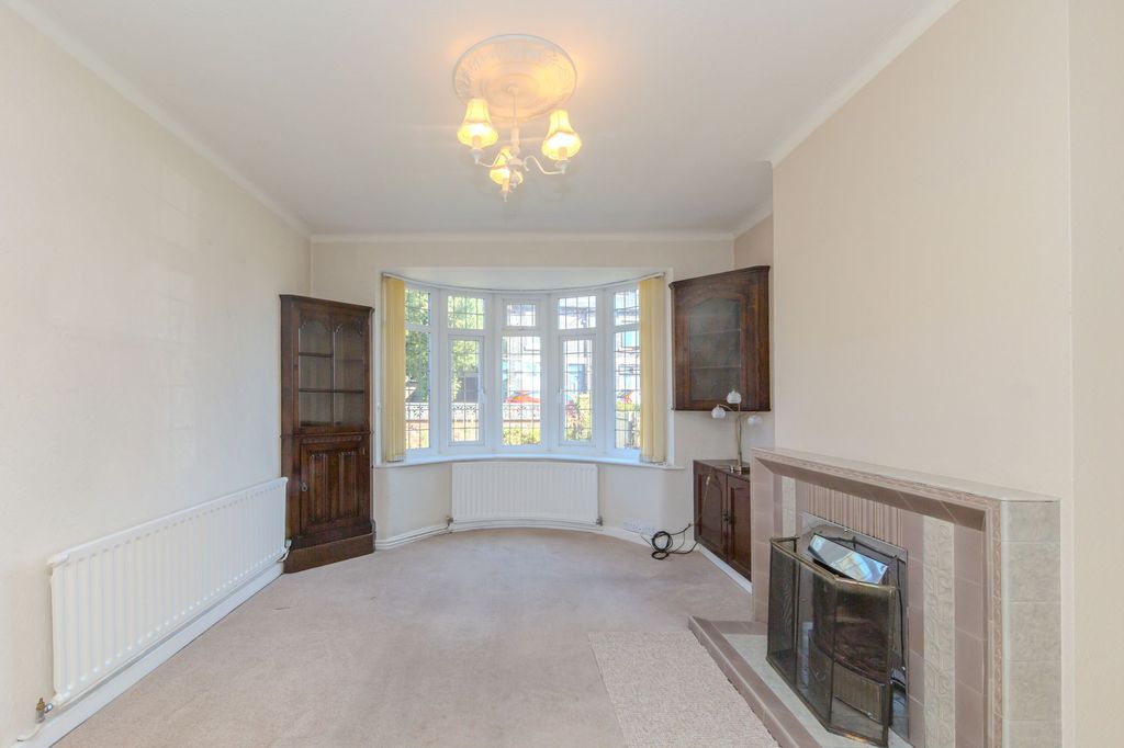 Property photo 3 of 29