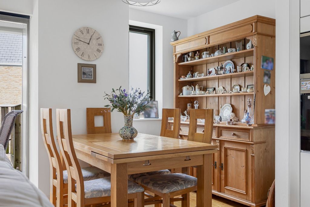 Additional image 4 of 2 bed flat to rentCirencester Road, Tetbury, Gloucestershire GL8