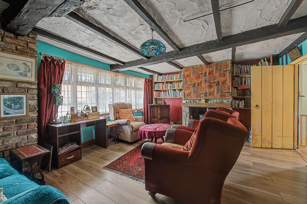 Property photo 2 of 34