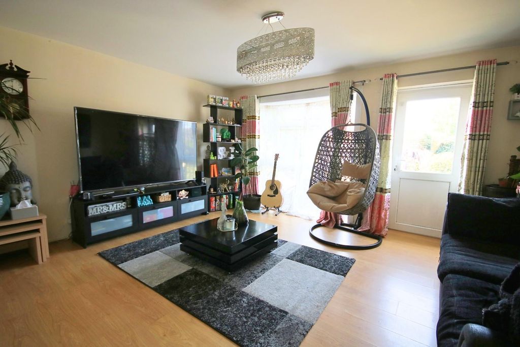 Property photo 1 of 10 liv1 (7).Jpg