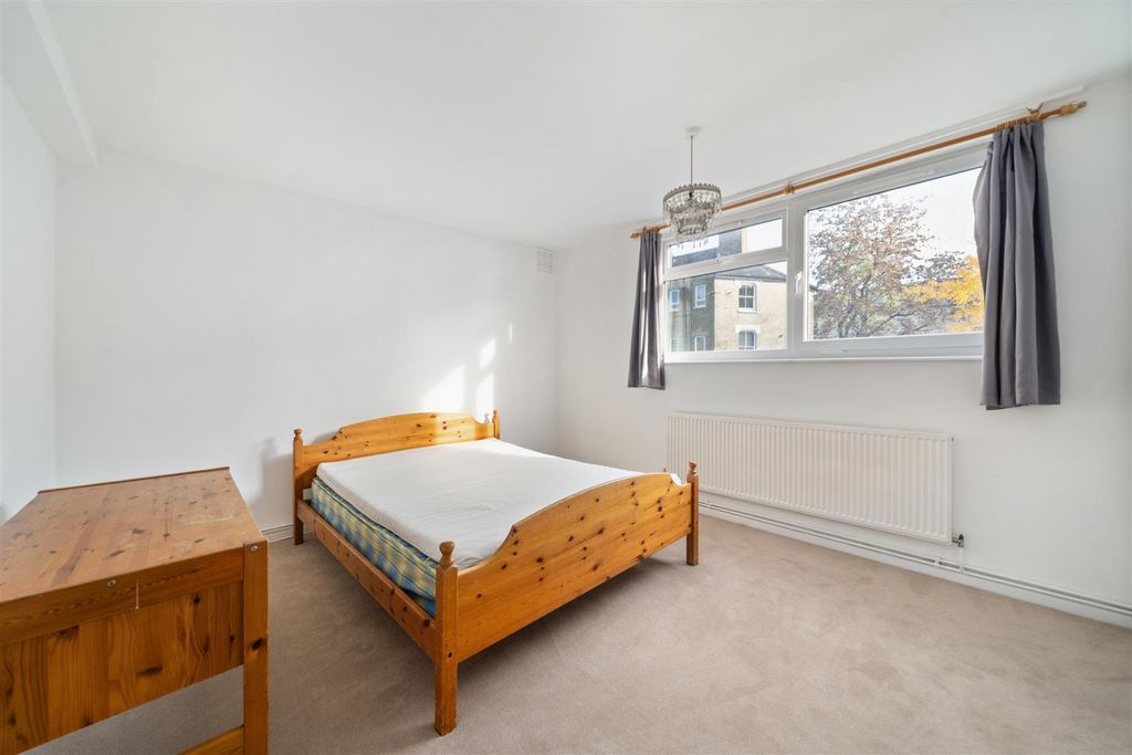 Property photo 2 of 5 Netherwood Road 50A W14 Ph4.Jpg