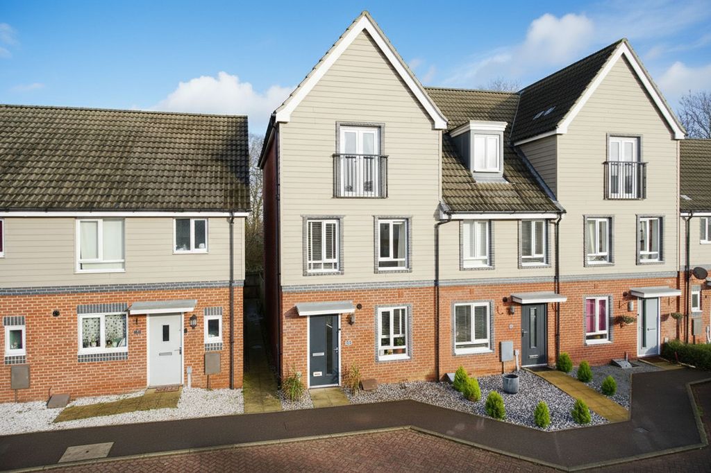 Property photo 1 of 27