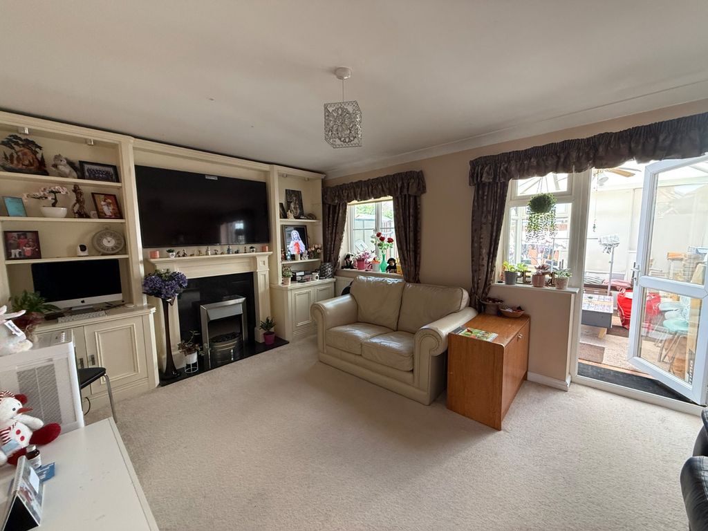 Property photo 2 of 12 Picture No. 14