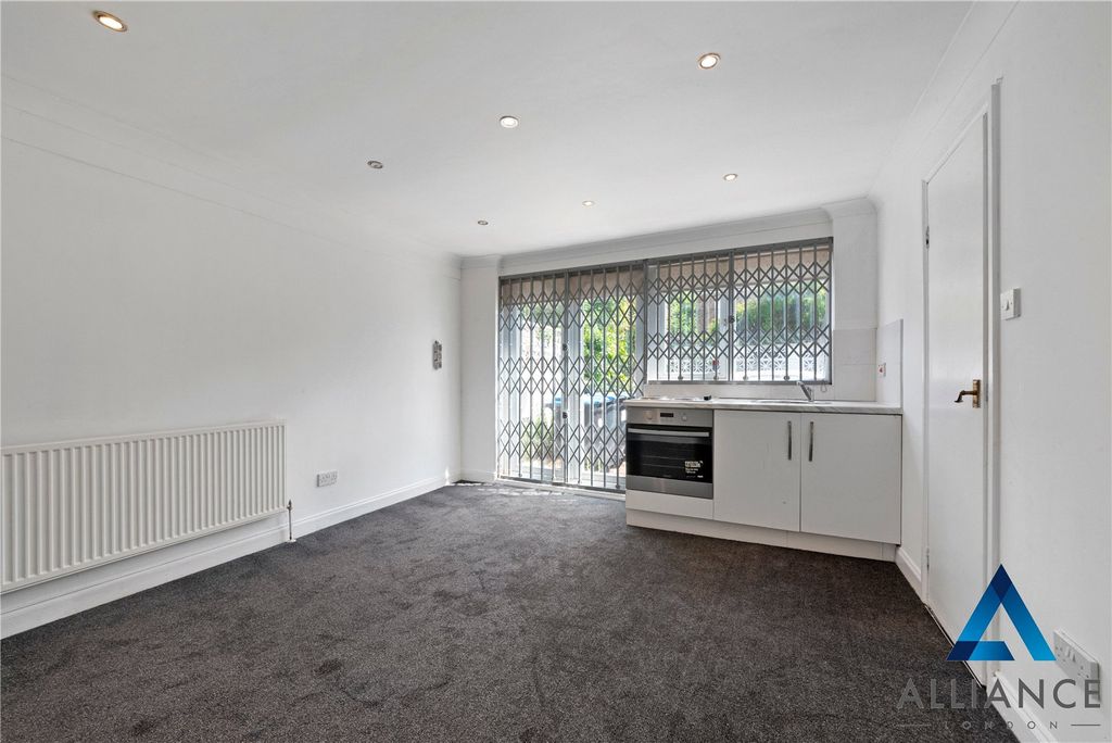 Property photo 3 of 10 Picture No. 05