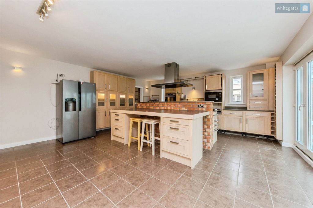 Property photo 3 of 28 Picture No. 10