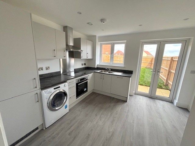 Property photo 3 of 9 Kitchen