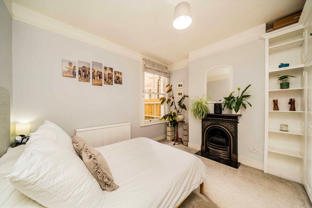 Property photo 3 of 6