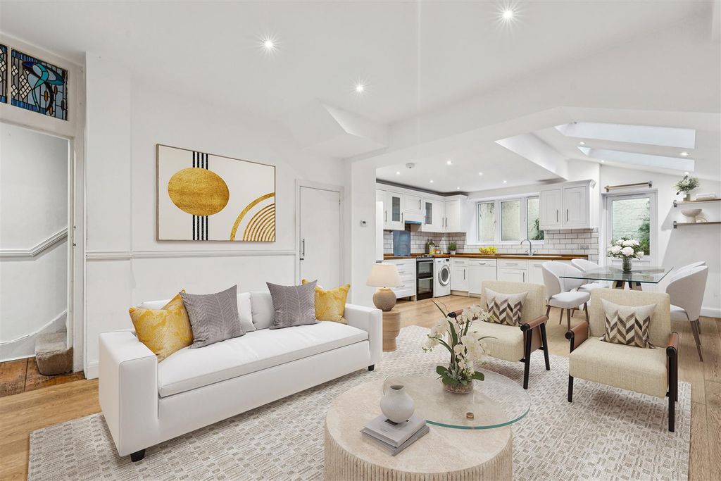 Property photo 1 of 10 Westcroft Square, W6 - For Sale