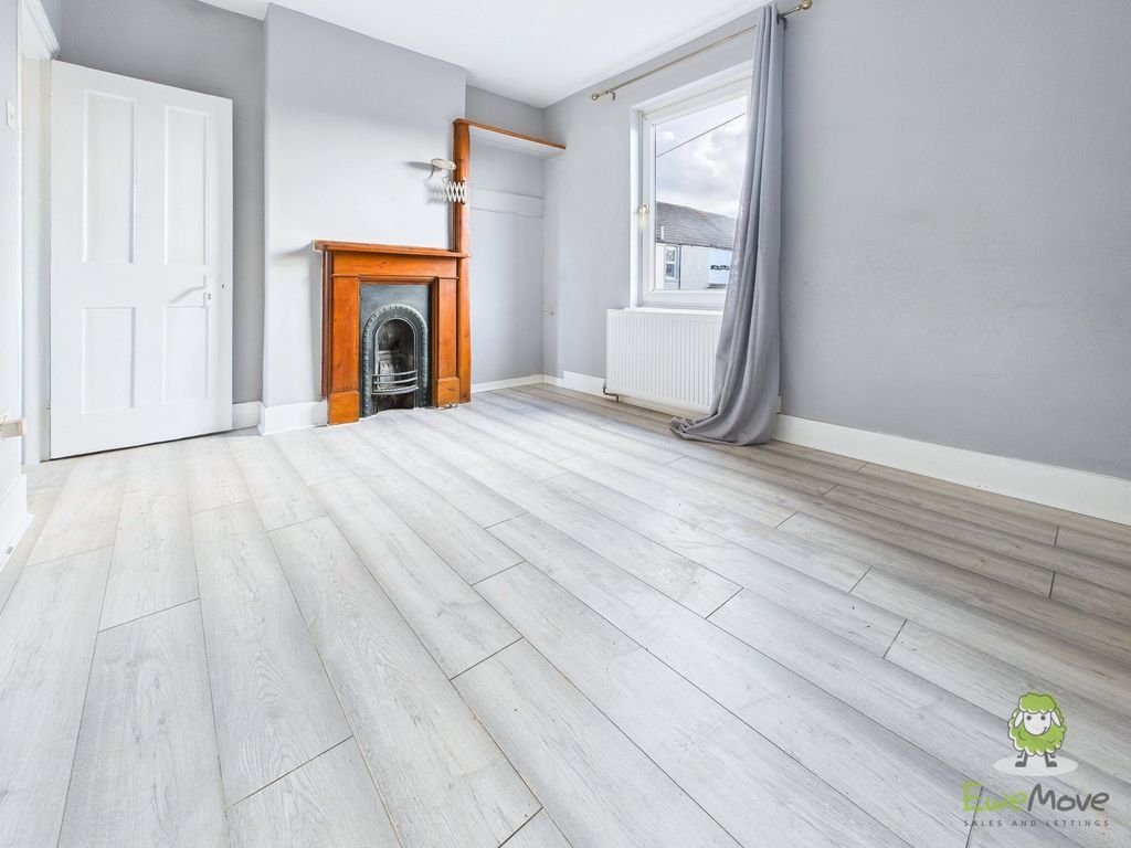 Property photo 2 of 14 Cam01543G0-Pr0172-Still003