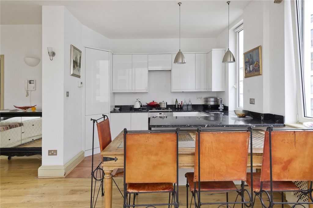 Property photo 2 of 10 A085i00000L94Oiaaj_Cof210003_08.Jpg