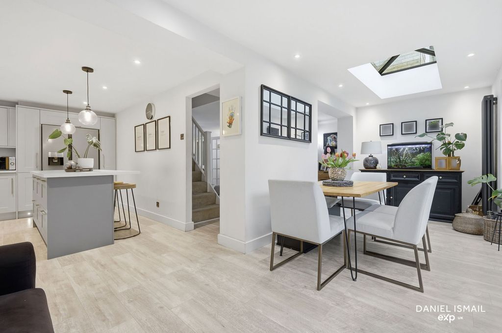 Property photo 1 of 25