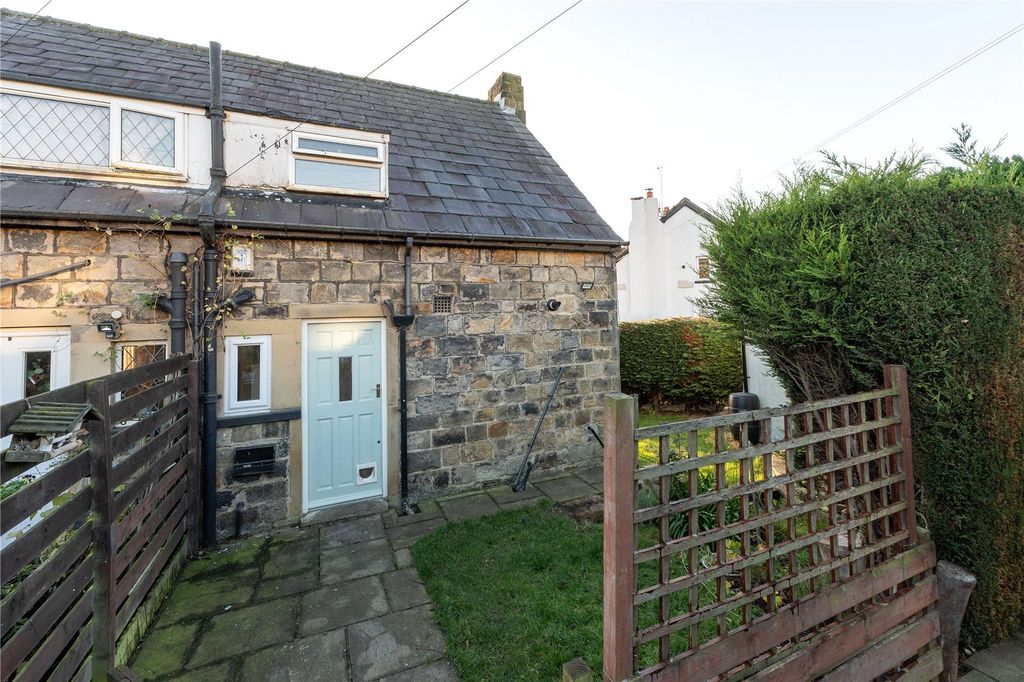 Property photo 3 of 18 Outside