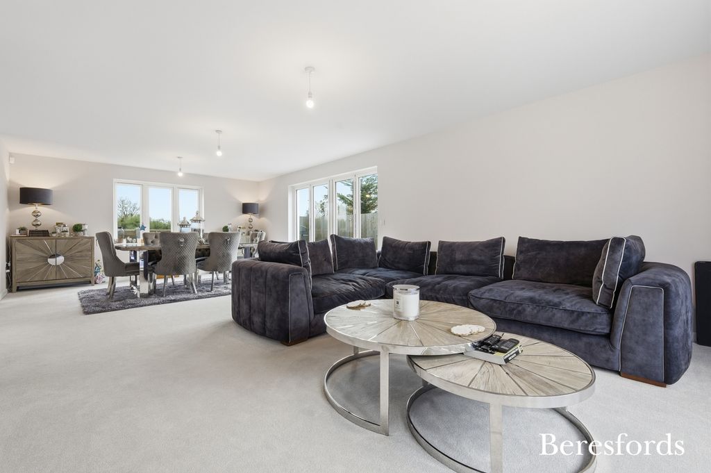 Property photo 3 of 22 Picture No. 13