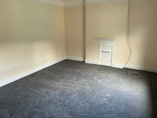 Property photo 3 of 7 Lounge