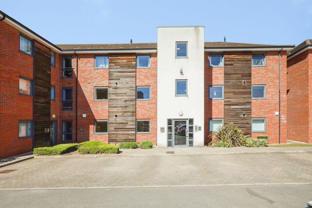 Property photo 1 of 12