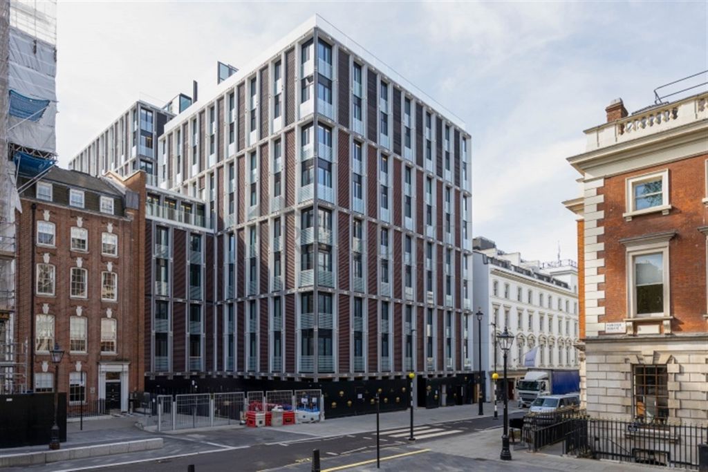 Property photo 1 of 10 Mandarin Oriental