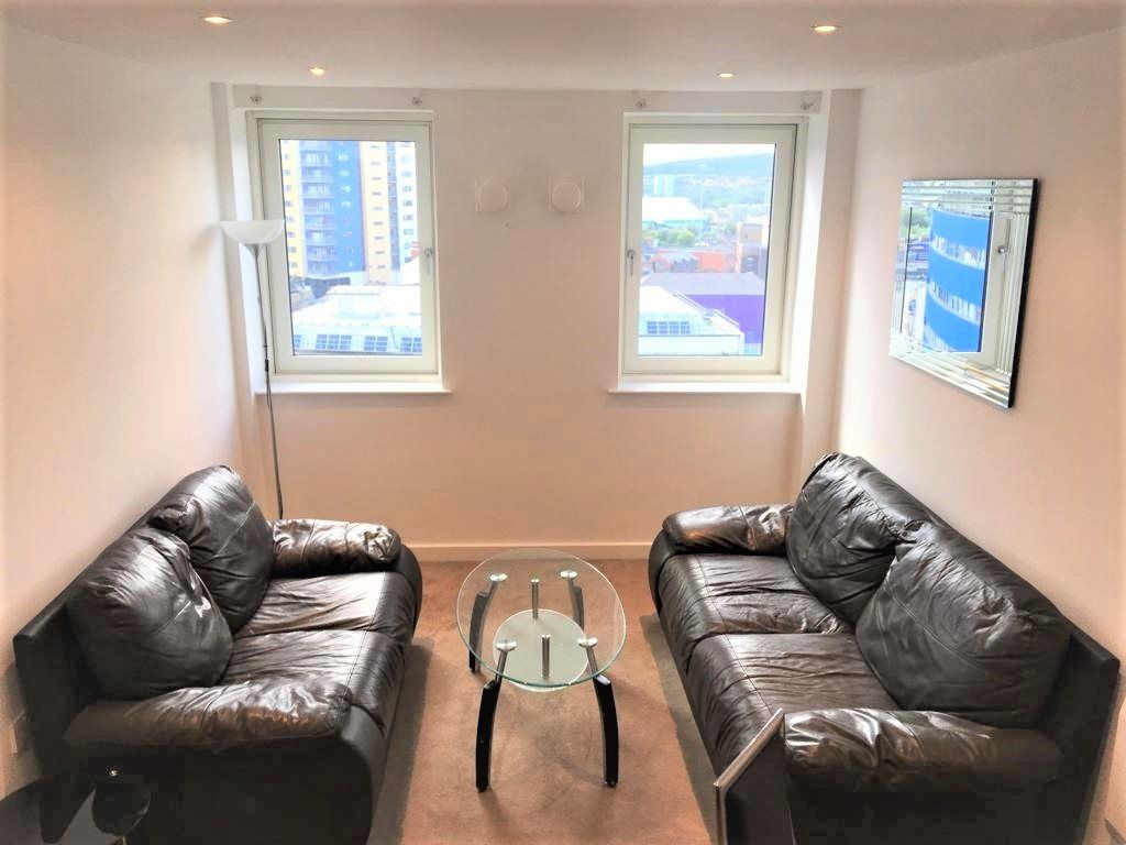 Property photo 2 of 18 Lounge With View Student