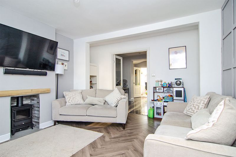 Property photo 3 of 19 Photo 12