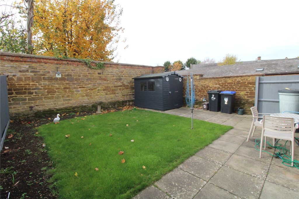 Property photo 2 of 18 Picture No. 27