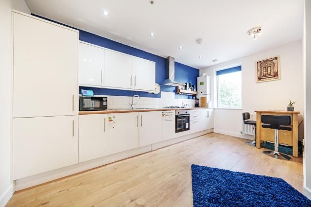 Property photo 3 of 11 Kitchen